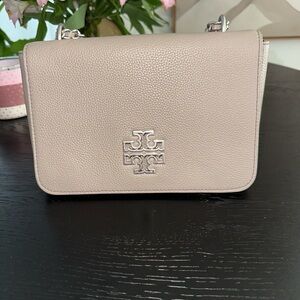 *LIKE NEW* Tory Burch Taupe Crossbody Bag